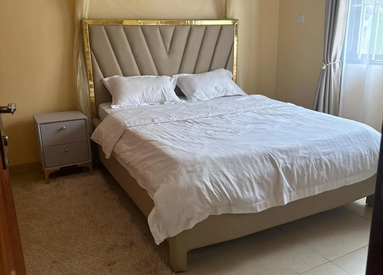 2Bdrm Apartment Makerere. Kampala 0*,