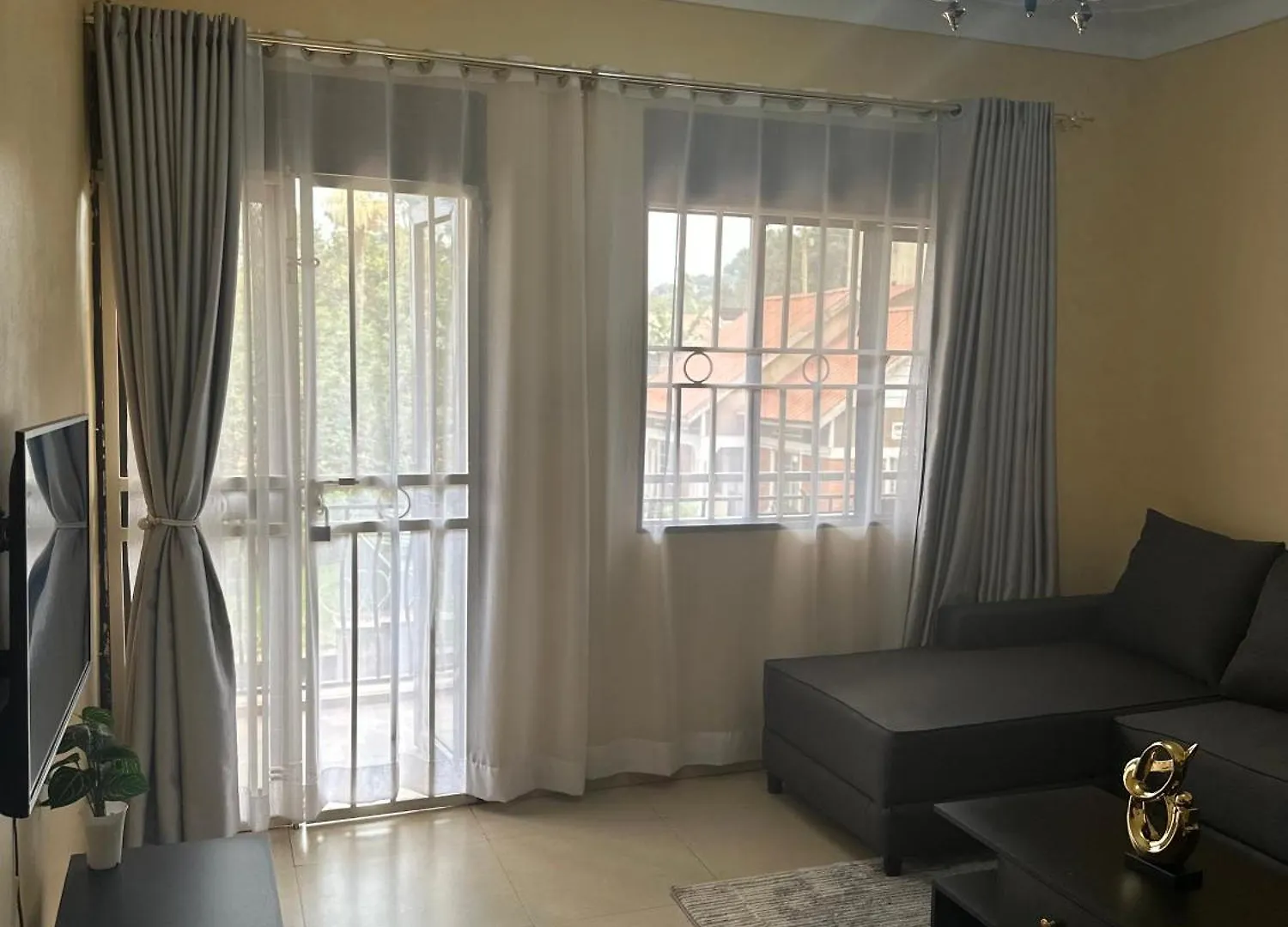 2Bdrm Apartment Makerere. 캄팔라